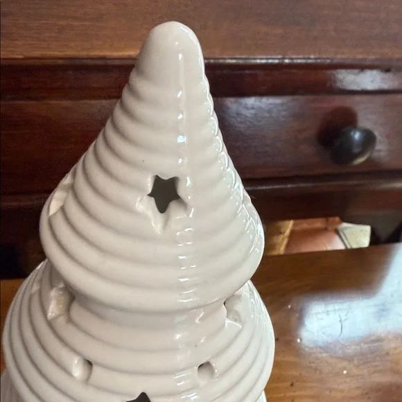 Ceramic Christmas Tree with Star Cutouts - Picture 4 of 8